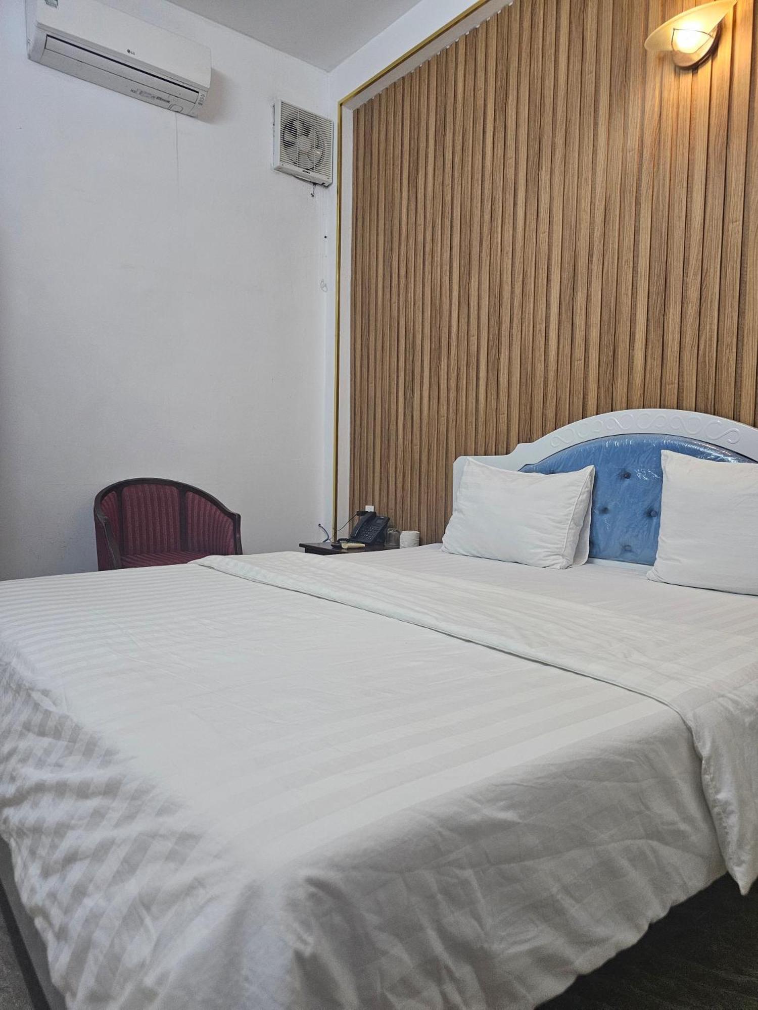 Khach San Trung Mai Hotel Bandar Ho Chi Minh Luaran gambar